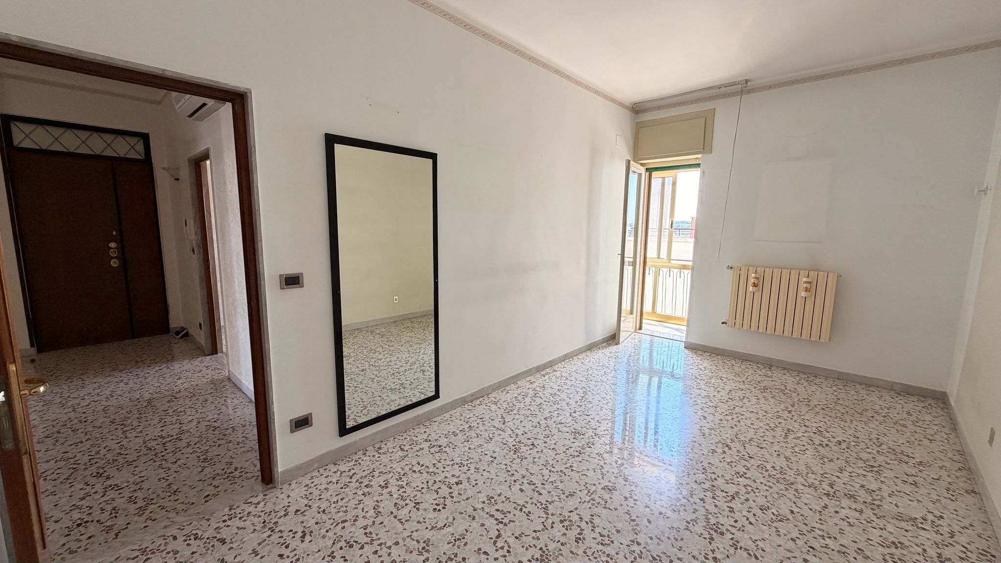Appartamento con Vista Panoramica a Pochi Metri da Piazza XX Settembre